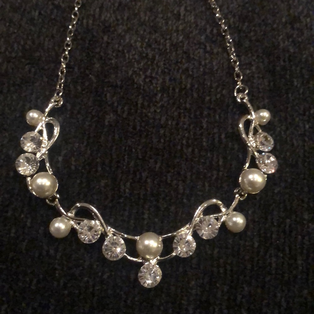 Short necklace